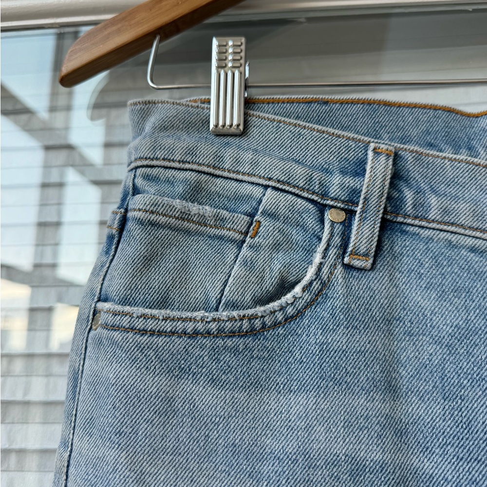 Golding - Picture 4 of 10